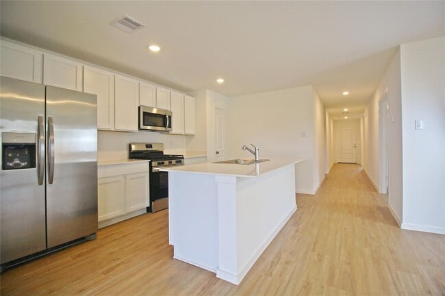 Building Photo - 3218 Elm Br Dr