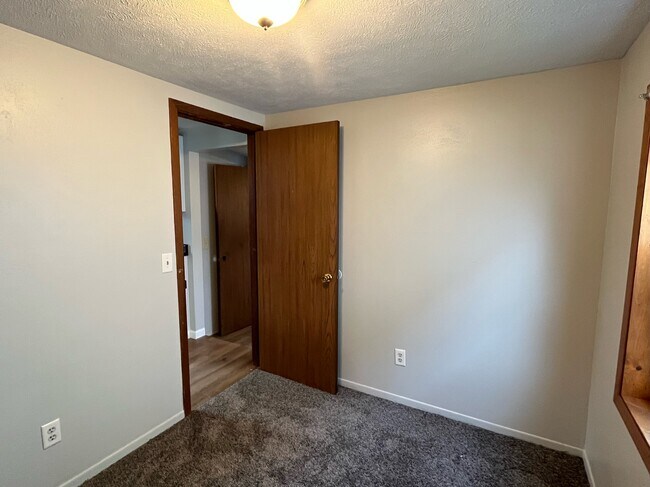 Building Photo - 316 Burr Oak Ave