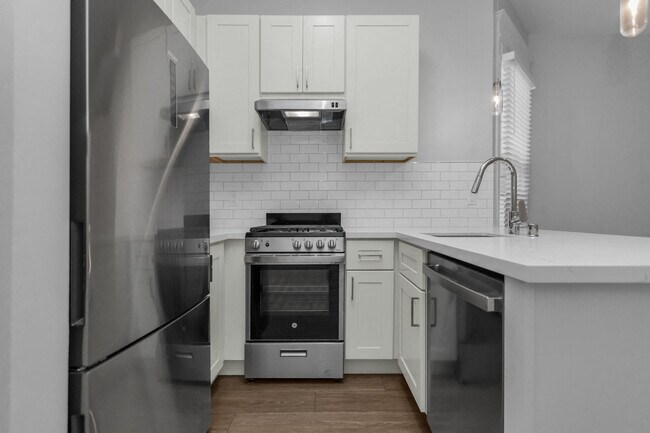 Interior Photo - 2927 Sacramento