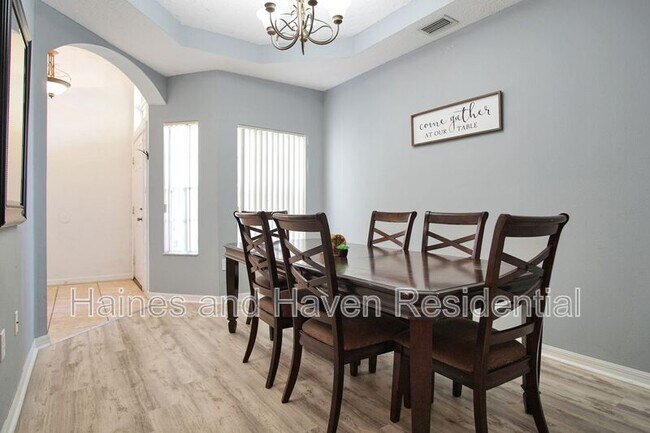Building Photo - 546 Pineloch Dr