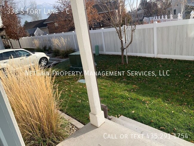 Building Photo - 333 S Fort Ln