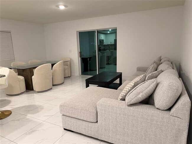 Building Photo - 6606 Leo Ln