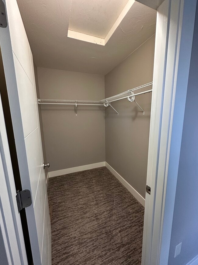 Building Photo - 250 Andesite Ave