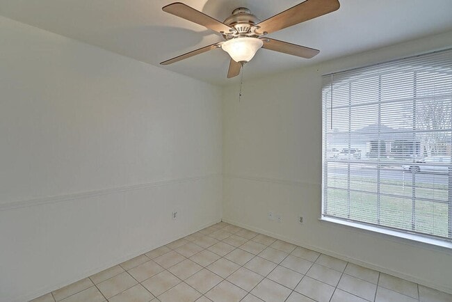 Building Photo - 7933 Elk Dr