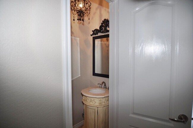 Building Photo - 6872 Regello Dr