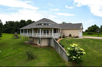 Building Photo - 528 N Mary Lynn Ln