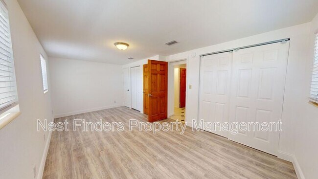Building Photo - 552 Seagate Ave