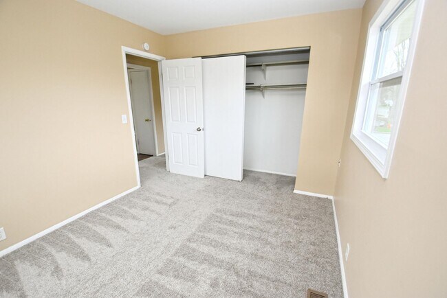 Building Photo - Remodeled 4 bedroom 2 bath home near Near Notre Dame