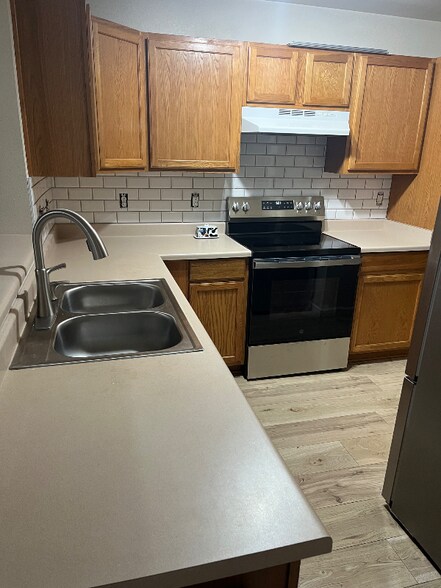 Building Photo - 2030 Brookhurst St