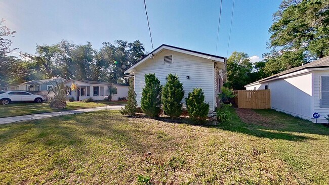 Building Photo - Murray Hill 3 bedroom