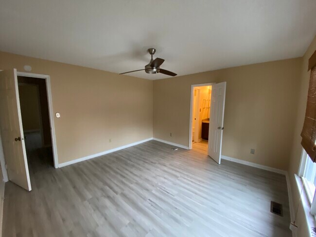 2nd floor (back room) - 524 Pine Tops Ct