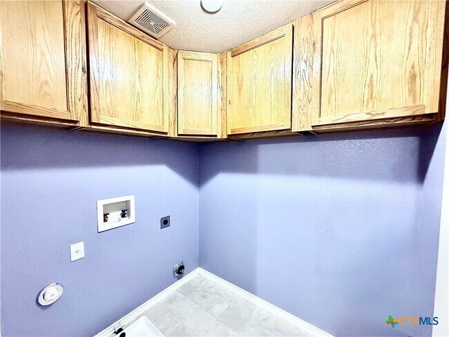 Building Photo - 5508 Tabby Cove
