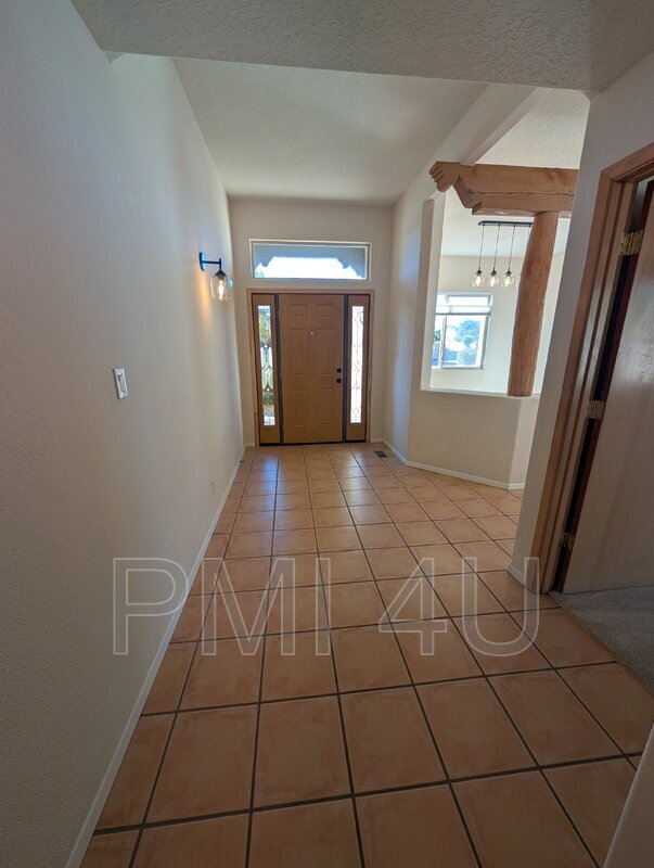 Building Photo - 12612 Carmel Ct NE