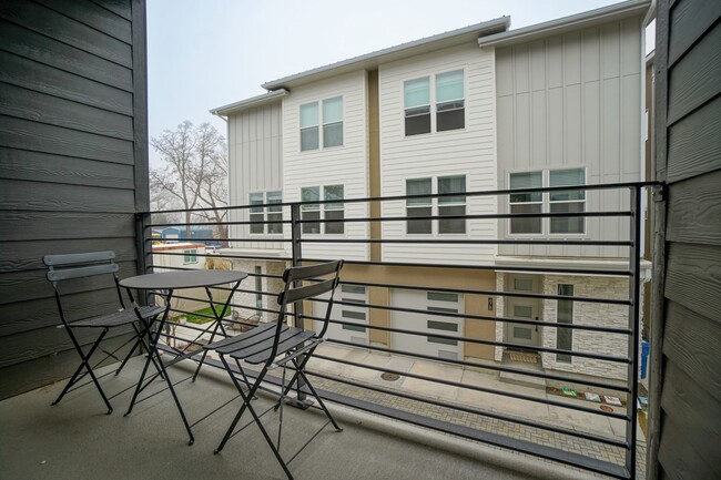 Building Photo - 479 E Violets Cv Ln