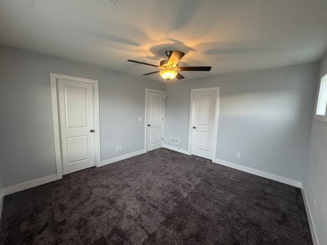 Building Photo - Luxury 5BR 4 BA Home w/ Pool and Clubhouse Access in GREAT location!