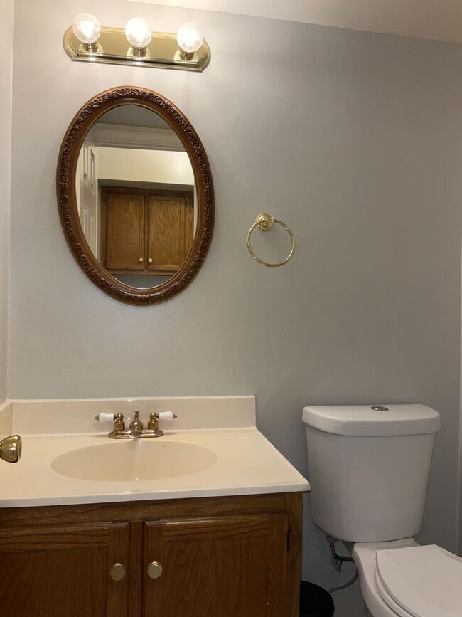 Building Photo - Very clean and well maintained 3BR 2.5BA single family home with large rear deck and 1 car garage