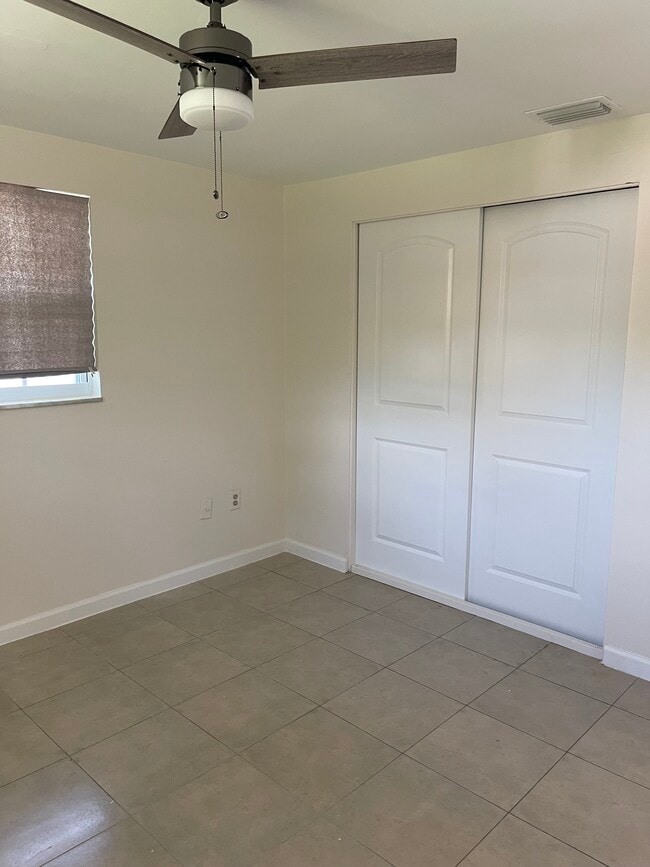 Building Photo - 2019 Bayshore Gardens Pkwy