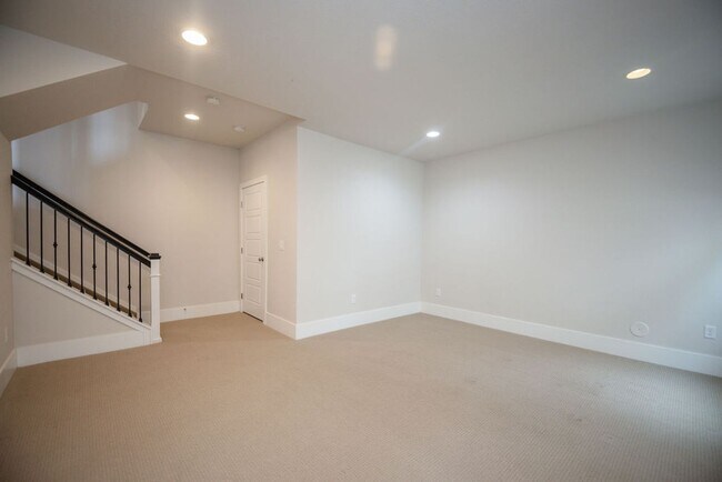 Building Photo - Charming 3-Bedroom Home in the Desirable Bucking Horse Neighborhood!