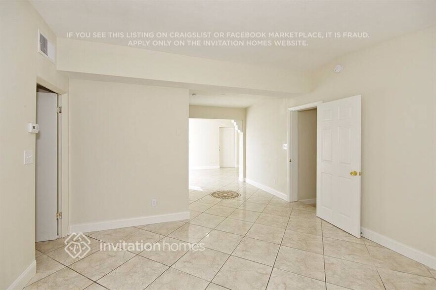 Building Photo - 7034 Pender Way