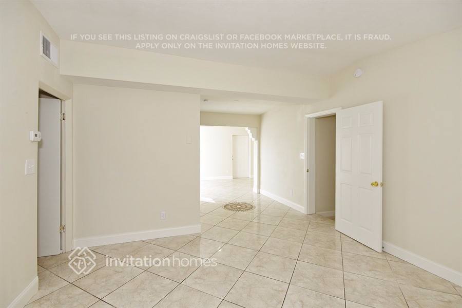 Building Photo - 7034 Pender Way
