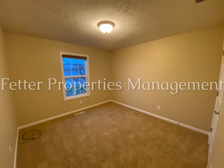 Building Photo - 10571 Tecumseh Dr