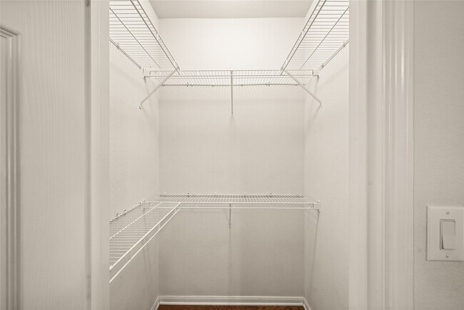 Building Photo - 9200 Westheimer Rd