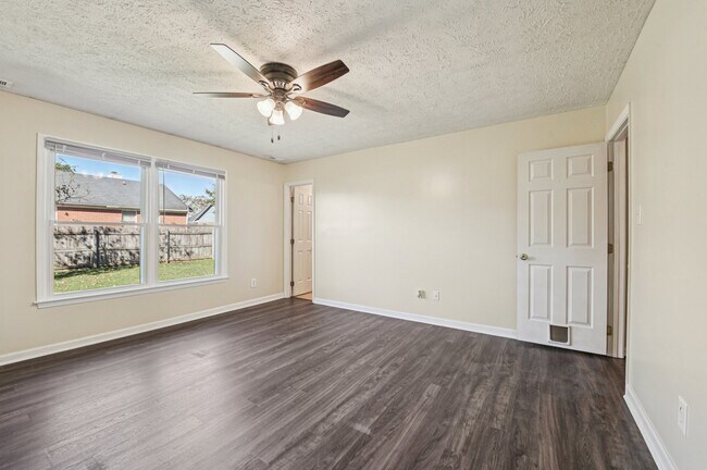 Building Photo - 2932 Chillingworth Dr