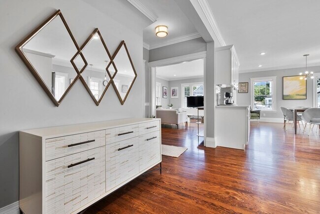 Building Photo - 81 Butler St