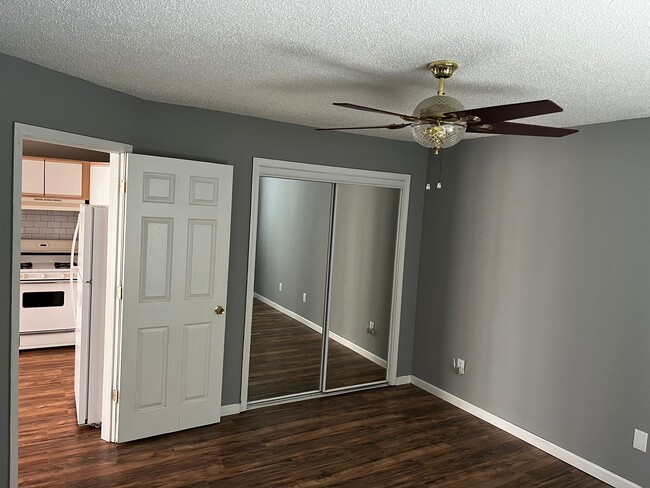 Master Bedroom Full Length Mirror Doors - 109 Cypress Dr