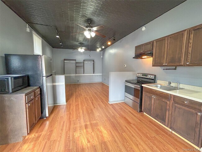 Building Photo - 51 Worrall Ave