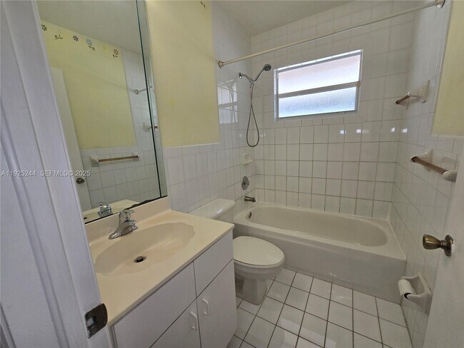 Building Photo - 894 NW 134th Pl