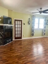 Building Photo - 211 King St