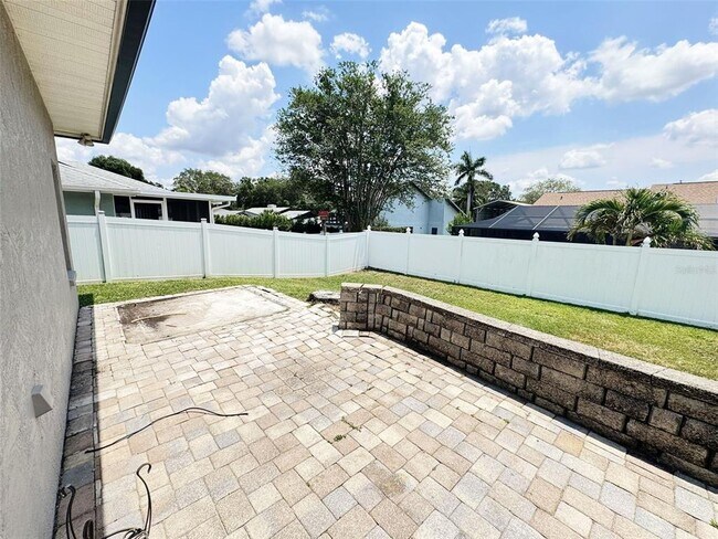 Building Photo - 346 Sterling Dr