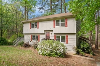 Building Photo - Fully Repainted 2be/1.5ba Duplex With Easy Access To The Highway