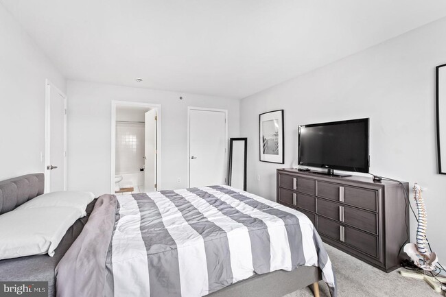 Building Photo - 2702 Lighthouse Point E