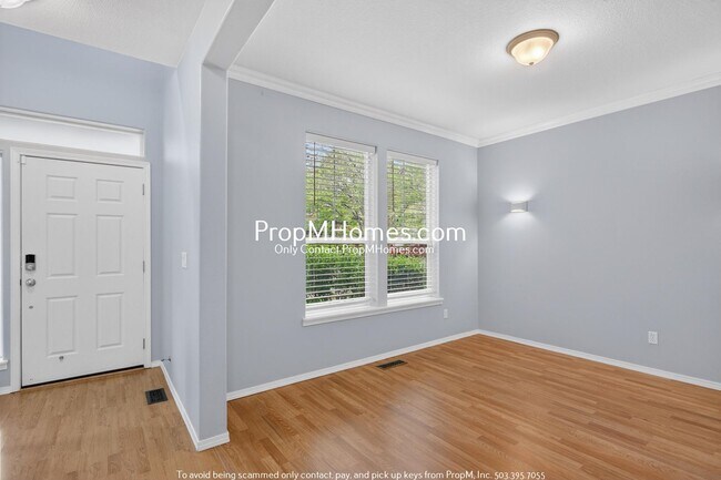 Building Photo - Gorgeous Updated Home in Witch Hazel!