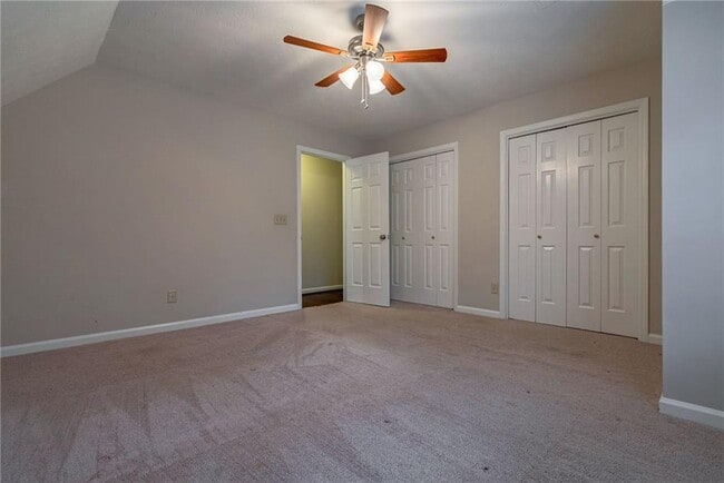 Building Photo - 8895 Club River Dr