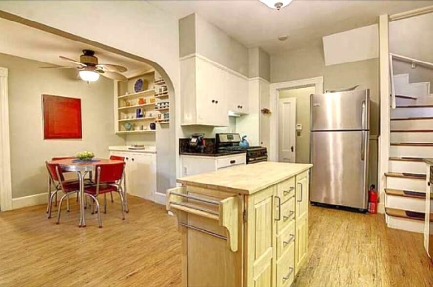 Building Photo - 84 Keene St