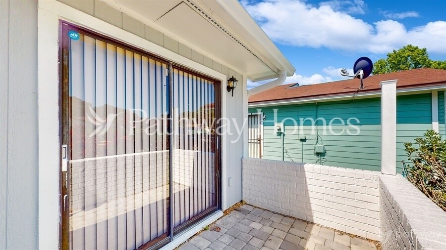 Building Photo - 3239 Curry Woods Cir