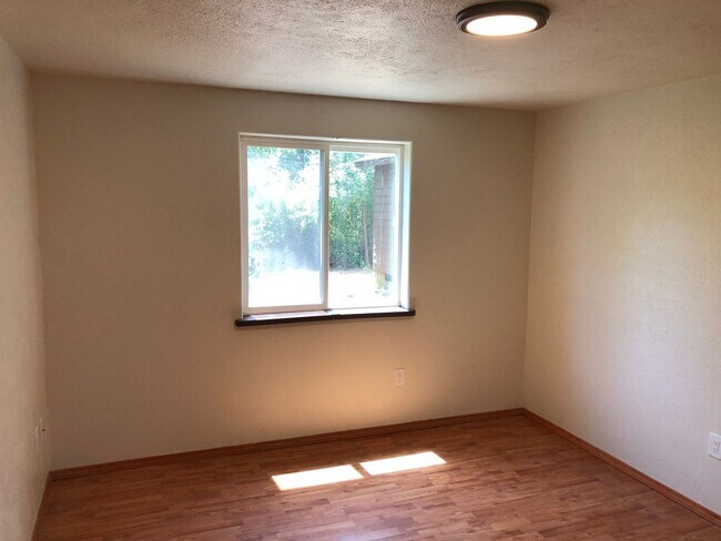 Building Photo - 2660 Edison St