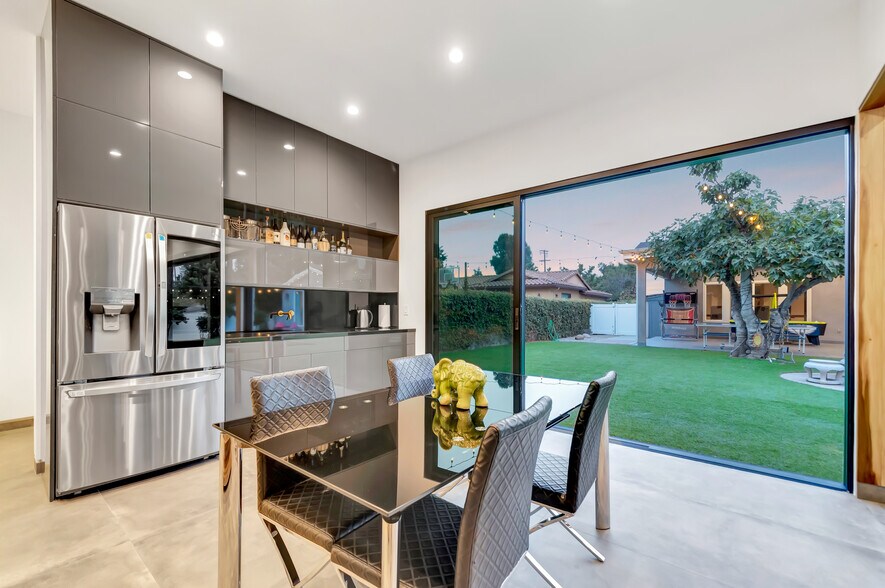 Building Photo - 5817 Ranchito Ave