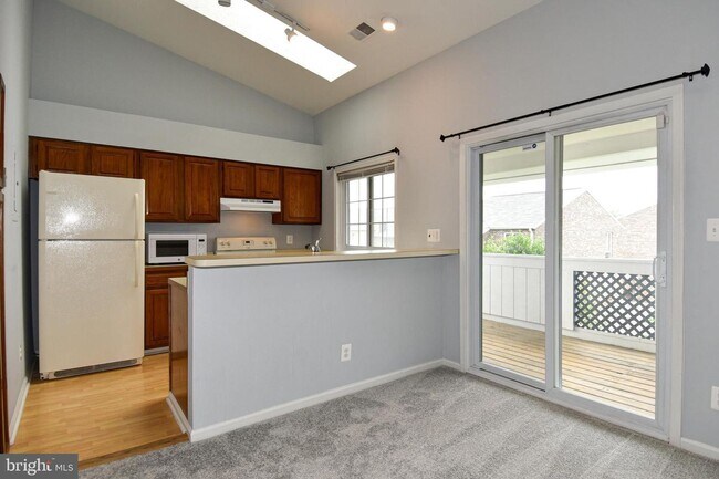 Building Photo - 4056 Grays Pointe Ct