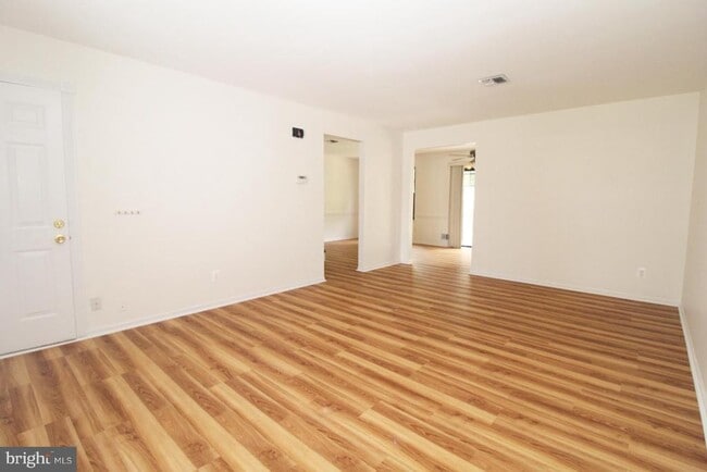 Building Photo - 19 Francis Ct