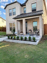 Building Photo - 8627 Portola Dr