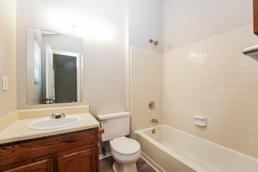 Building Photo - 1418 Stonegate Point