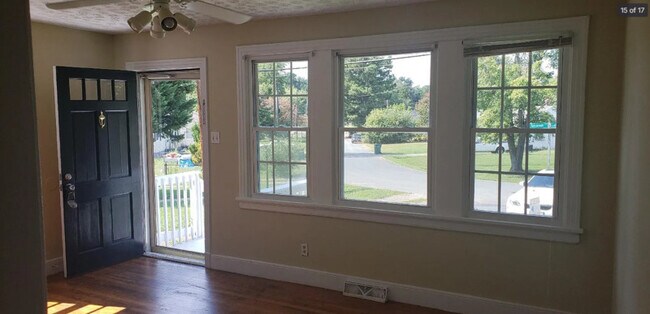 Building Photo - 3803 Larry St