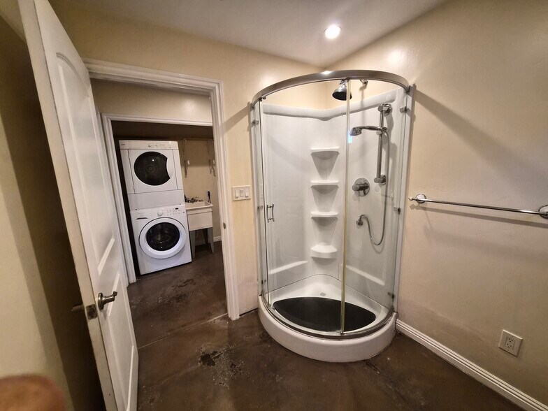 Building Photo - 3 Gonzales St