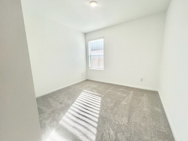 Building Photo - 712 Zuppino Ln