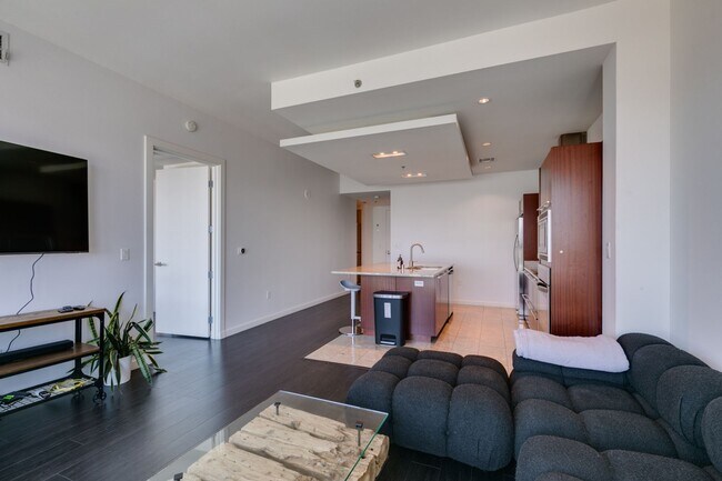 Building Photo - 4471 Dean Martin Dr