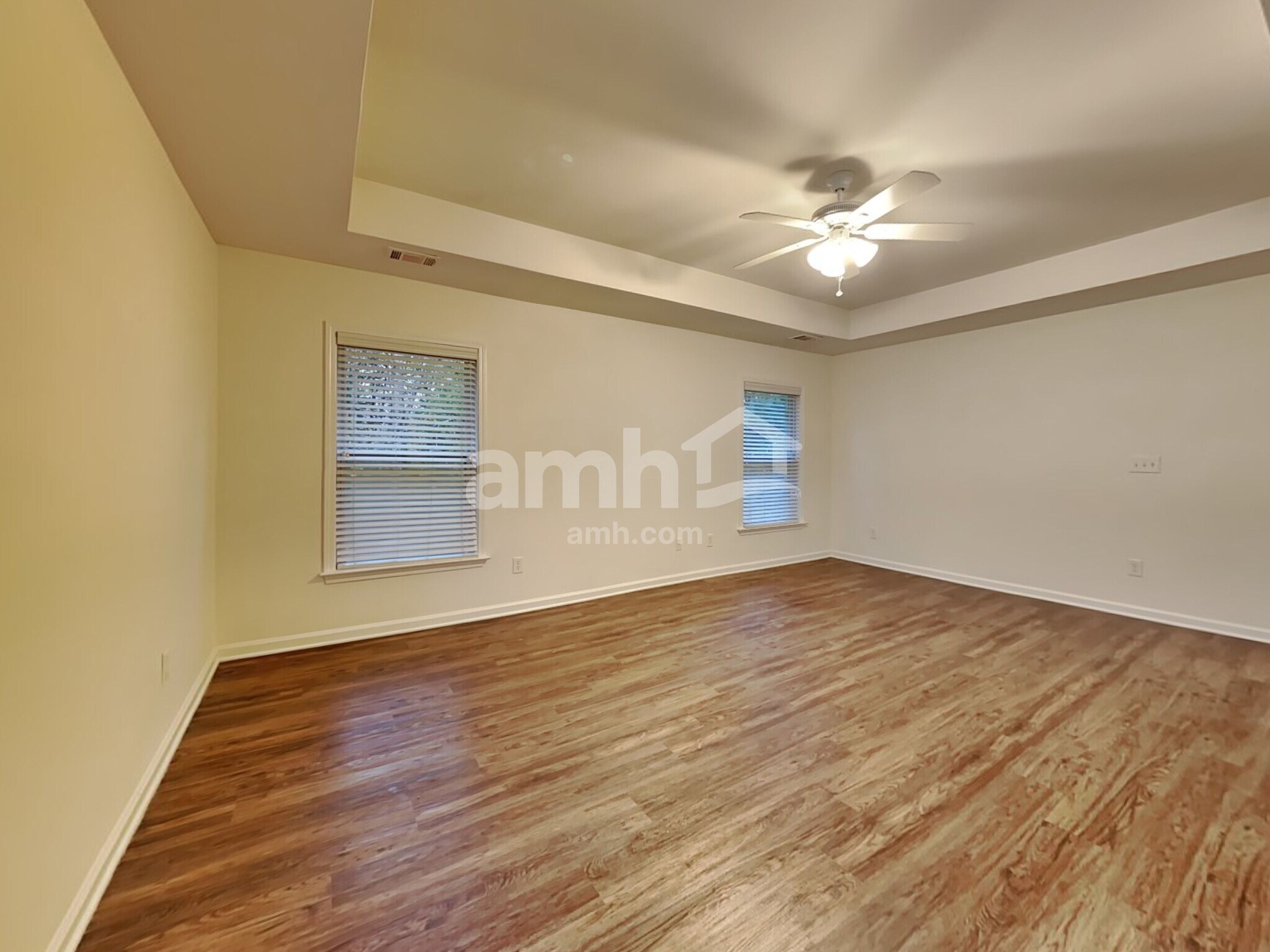 Building Photo - 277 Springs Xing